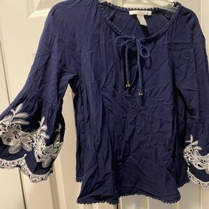 Forever 21 S Blue and white dramatic sleeve bohemian blouse w/ front tie detail